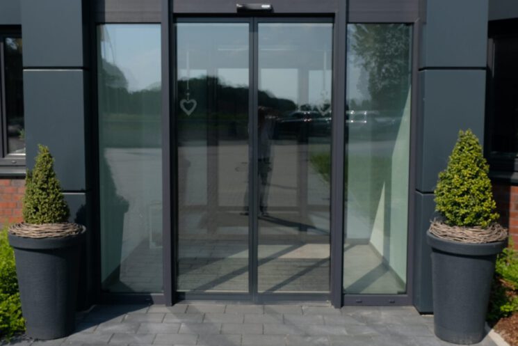 Gewerbebau-Bürogebäude-Detail-Eingang-Landhandel-Niehues-Holtwick