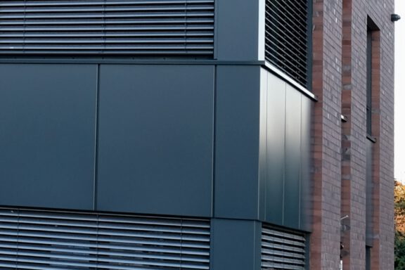 Gewerbebau-Bürogebäude-Detail-Fassade-Landhandel-Niehues-Holtwick
